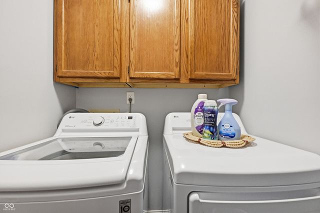 275 Inland Circle, Avon, IN 46123