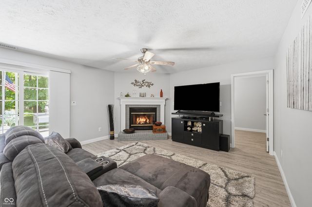 275 Inland Circle, Avon, IN 46123