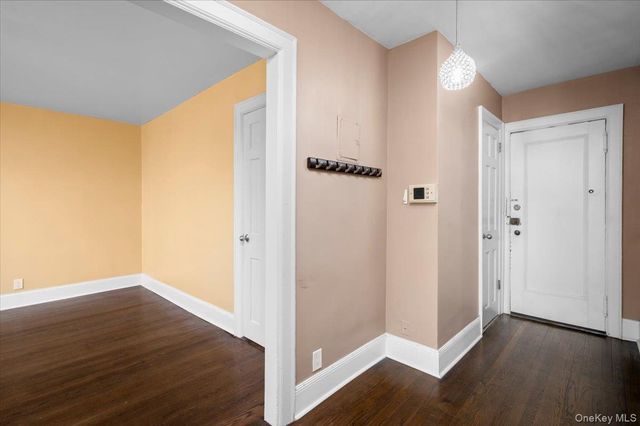 412 Munro Avenue 2H, Mamaroneck, NY 10543