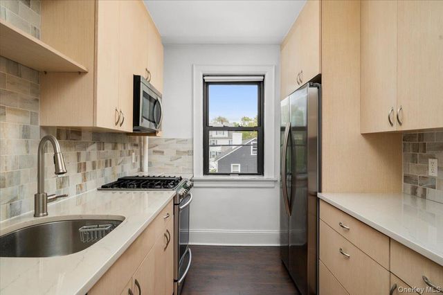 412 Munro Avenue 2H, Mamaroneck, NY 10543
