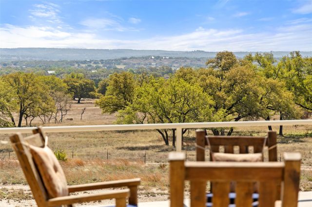 546 Lazy Oak RD, Johnson City, TX 78636