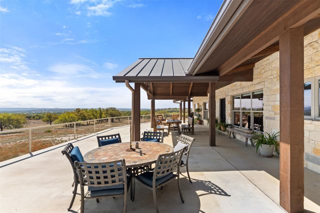 546 Lazy Oak RD, Johnson City, TX 78636