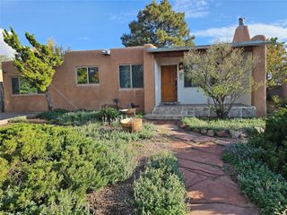 1806 Hopi, Santa Fe, NM 87505