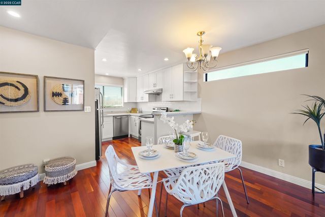 115 Hobart Ave E, San Mateo, CA 94402