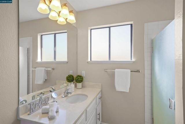 115 Hobart Ave E, San Mateo, CA 94402