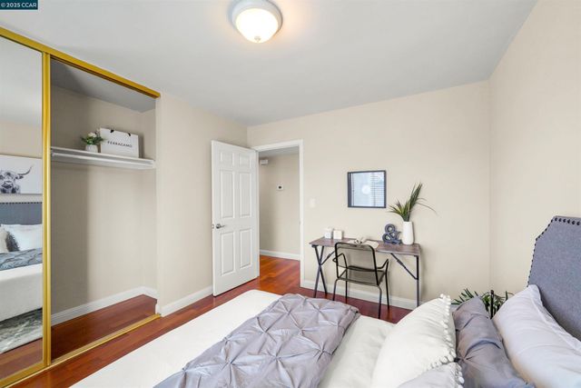 115 Hobart Ave E, San Mateo, CA 94402