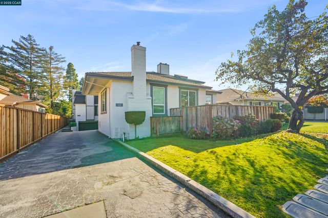 115 Hobart Ave E, San Mateo, CA 94402