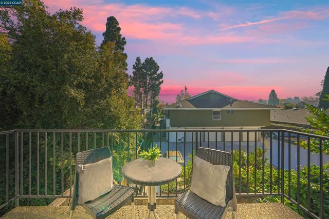 115 Hobart Ave E, San Mateo, CA 94402