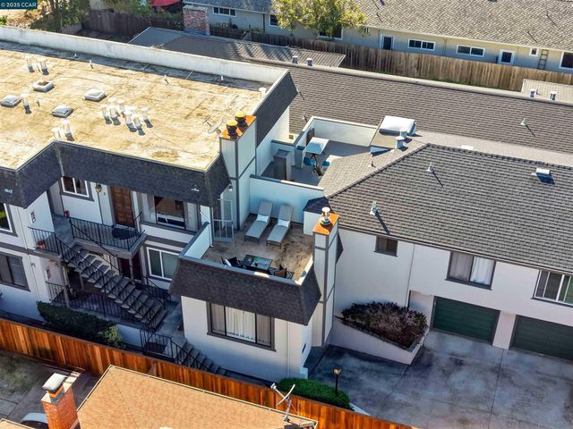 115 Hobart Ave E, San Mateo, CA 94402