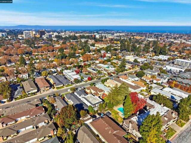 115 Hobart Ave E, San Mateo, CA 94402