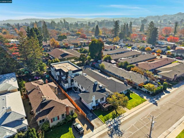 115 Hobart Ave E, San Mateo, CA 94402