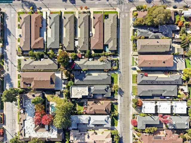 115 Hobart Ave E, San Mateo, CA 94402