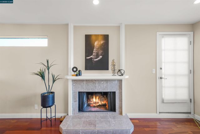 115 Hobart Ave E, San Mateo, CA 94402