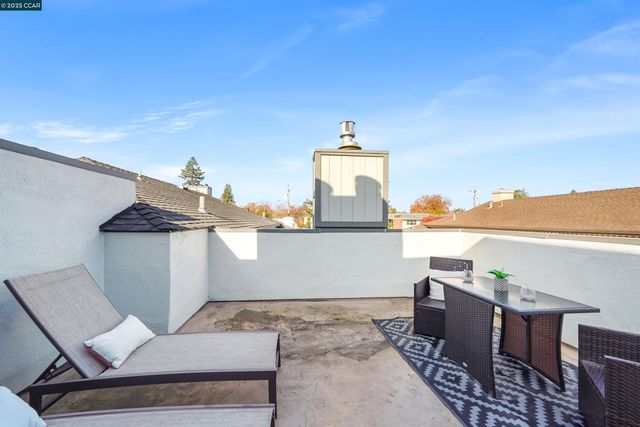 115 Hobart Ave E, San Mateo, CA 94402