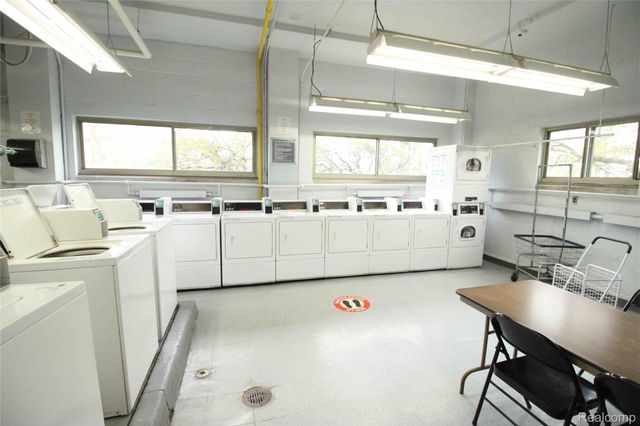 8900 E Jefferson Avenue N 1418 1419, Detroit, MI 48214