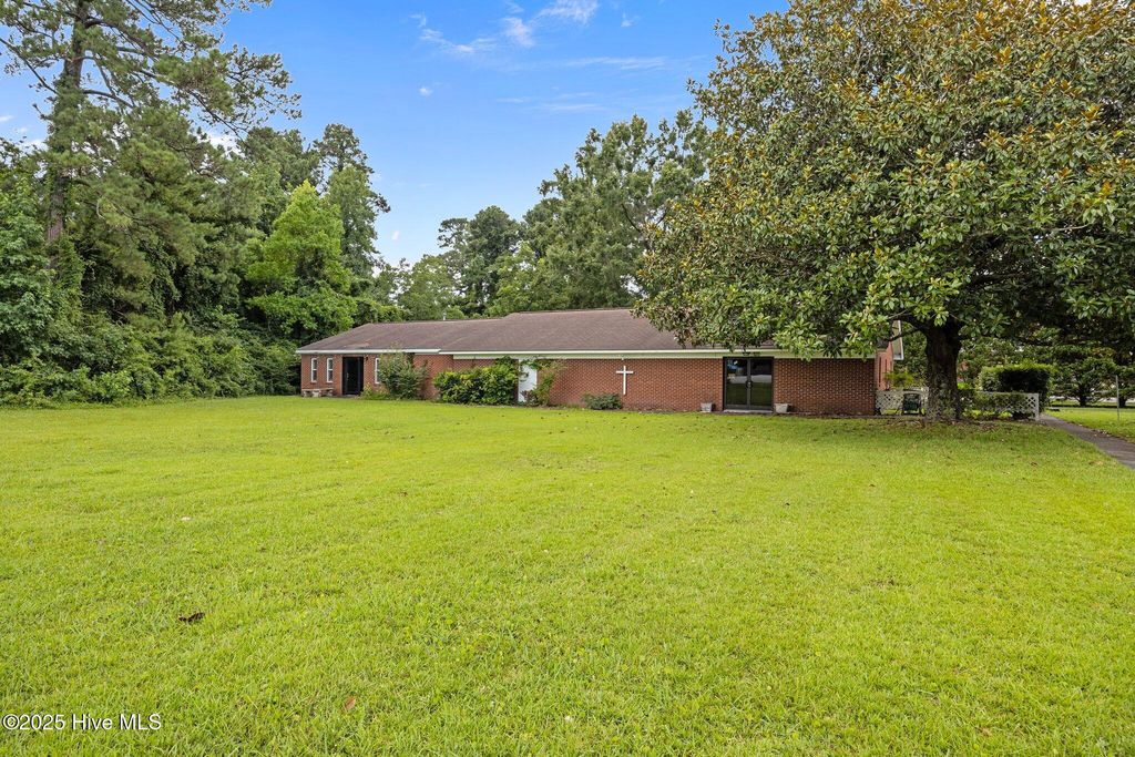 275 W Us 70 Highway W, Havelock, NC 28532