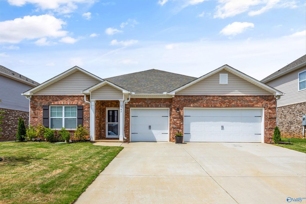 145 Chesire Cove Lane, New Market, AL 35761