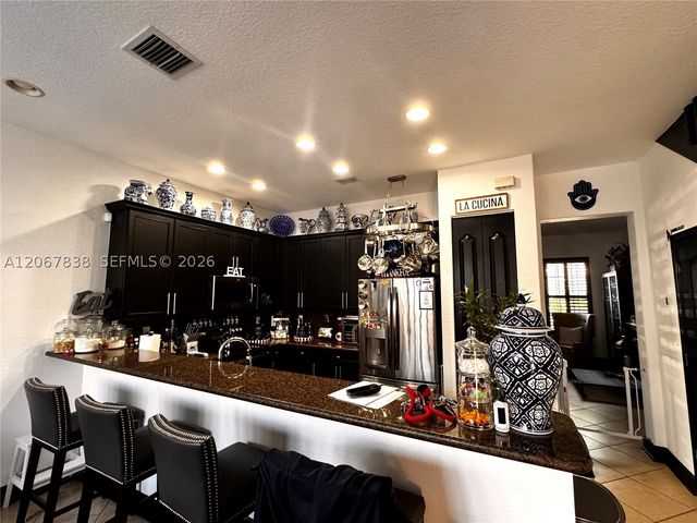 14708 SW 6th St 14708, Pembroke Pines, FL 33027