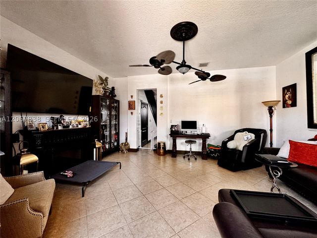 14708 SW 6th St 14708, Pembroke Pines, FL 33027