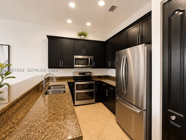 14708 SW 6th St 14708, Pembroke Pines, FL 33027