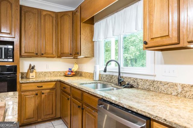 140 Ashford Park, Macon, GA 31210