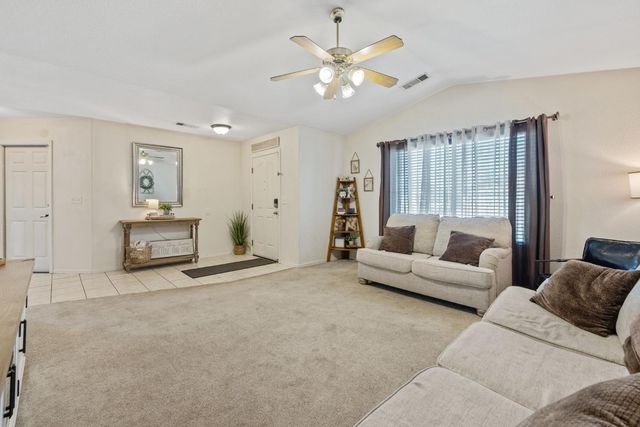 1915 Valley Spring Ave, Hanford, CA 93230