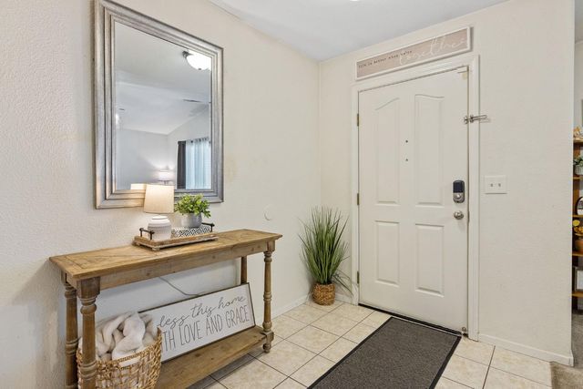 1915 Valley Spring Ave, Hanford, CA 93230