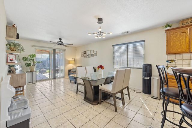 1915 Valley Spring Ave, Hanford, CA 93230