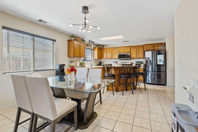 1915 Valley Spring Ave, Hanford, CA 93230