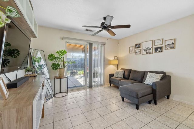 1915 Valley Spring Ave, Hanford, CA 93230