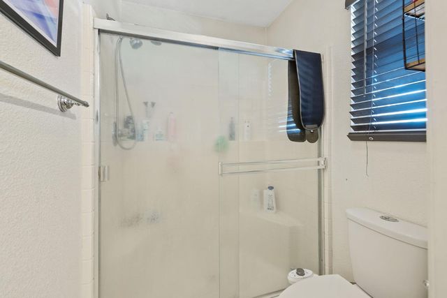 1915 Valley Spring Ave, Hanford, CA 93230