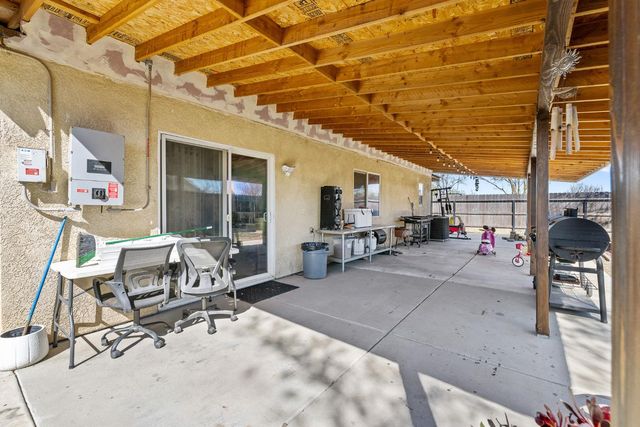 1915 Valley Spring Ave, Hanford, CA 93230