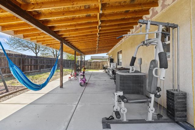 1915 Valley Spring Ave, Hanford, CA 93230