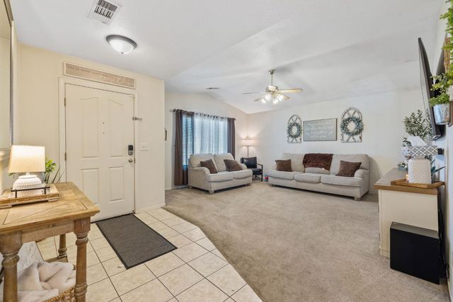 1915 Valley Spring Ave, Hanford, CA 93230