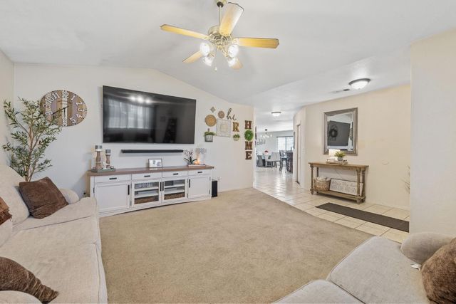 1915 Valley Spring Ave, Hanford, CA 93230