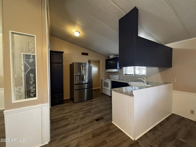 202 N Meridian Drive 27, Apache Junction, AZ 85120