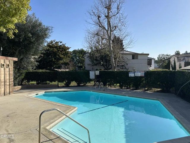 832 E Garfield Avenue, Glendale, CA 91205