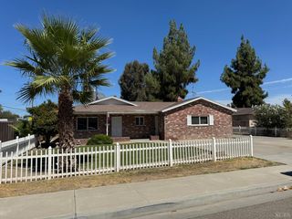1165 Gladys Way, Hanford, CA 93230
