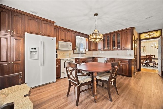 25 Winward St, Fall River, MA 02724