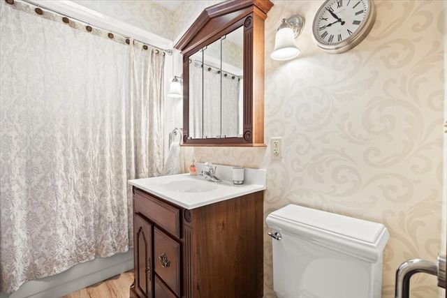 25 Winward St, Fall River, MA 02724