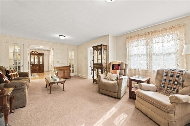 25 Winward St, Fall River, MA 02724