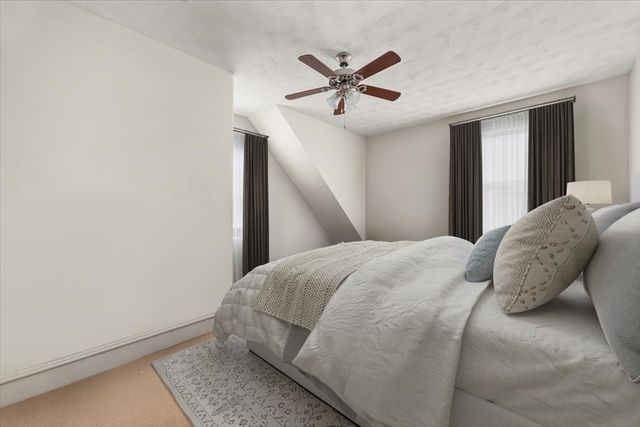 25 Winward St, Fall River, MA 02724