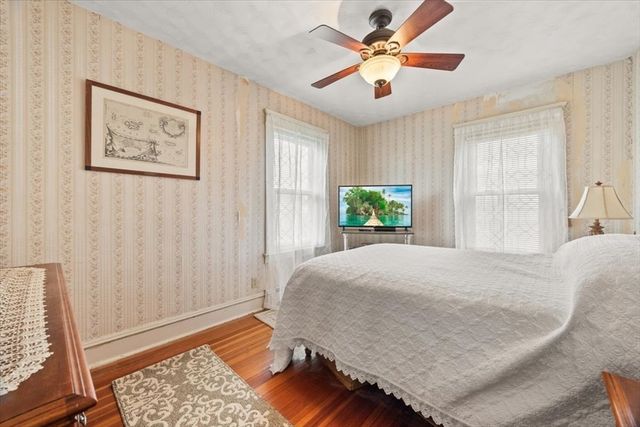 25 Winward St, Fall River, MA 02724