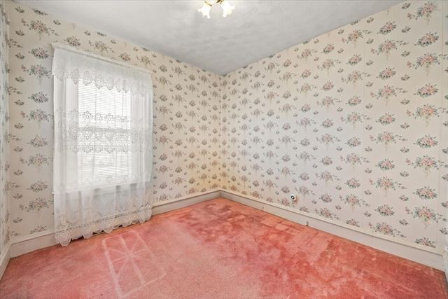 25 Winward St, Fall River, MA 02724