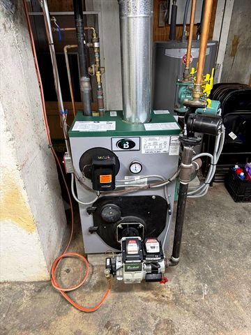 25 Winward St, Fall River, MA 02724