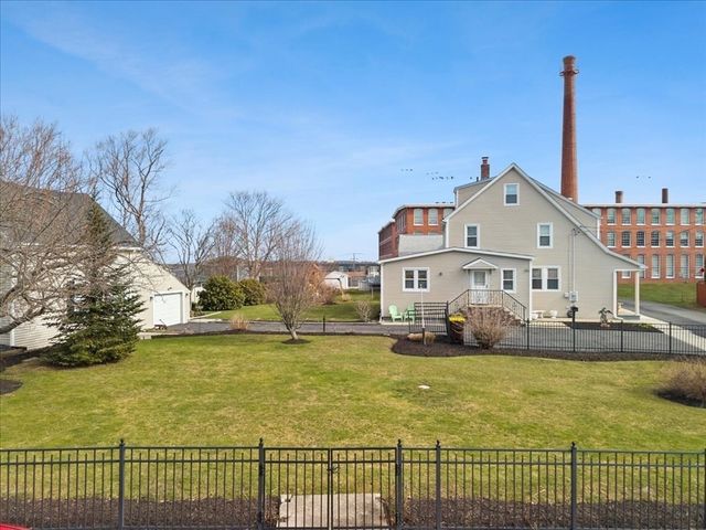 25 Winward St, Fall River, MA 02724