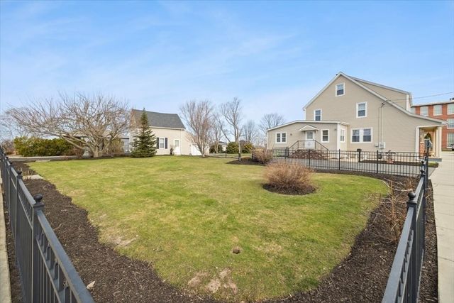 25 Winward St, Fall River, MA 02724
