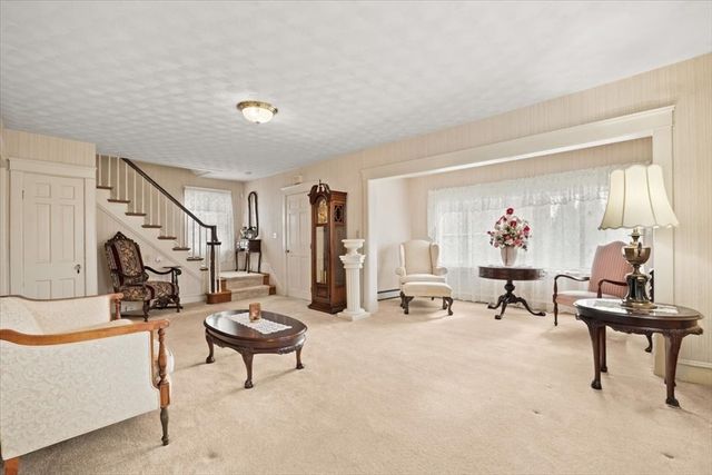 25 Winward St, Fall River, MA 02724