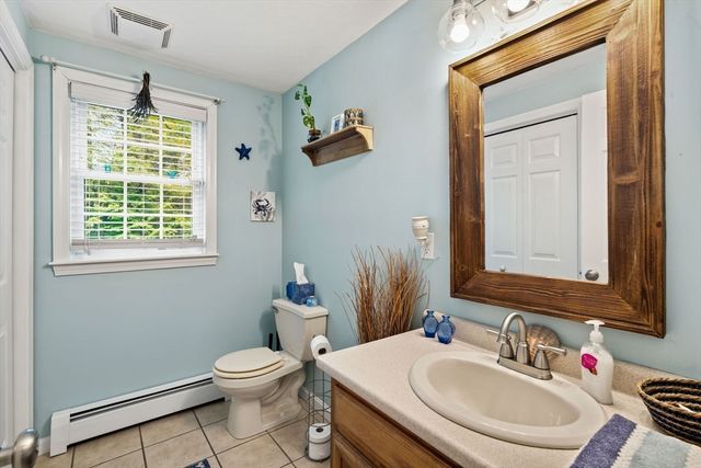 82 H Foote Rd, Charlton, MA 01507