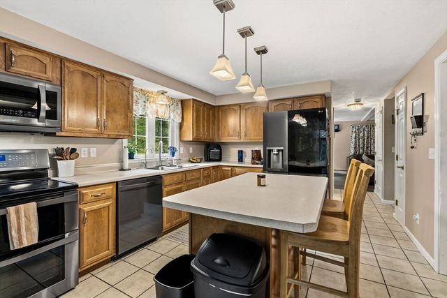 82 H Foote Rd, Charlton, MA 01507